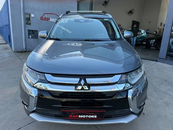 MITSUBISHI OUTLANDER 3.0 GT 4X4 V6 24V GASOLINA 4P AUTOMÁTICO MITSUBISHI OUTLANDER 3.0 GT 4X4 V6 24V GASOLINA 4P AUTOMÁTICO